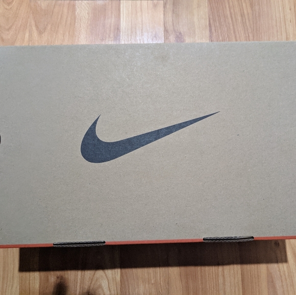 Jordan Retro 11 Bred - Picture 8 of 12